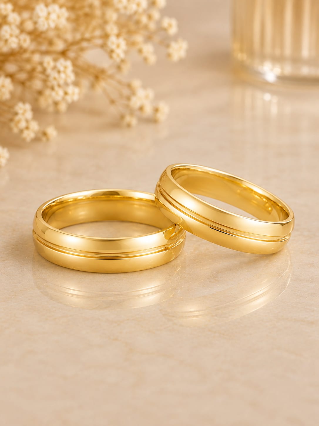 Par de aliança, meia cana, friso central, 5mm - Ouro 18k