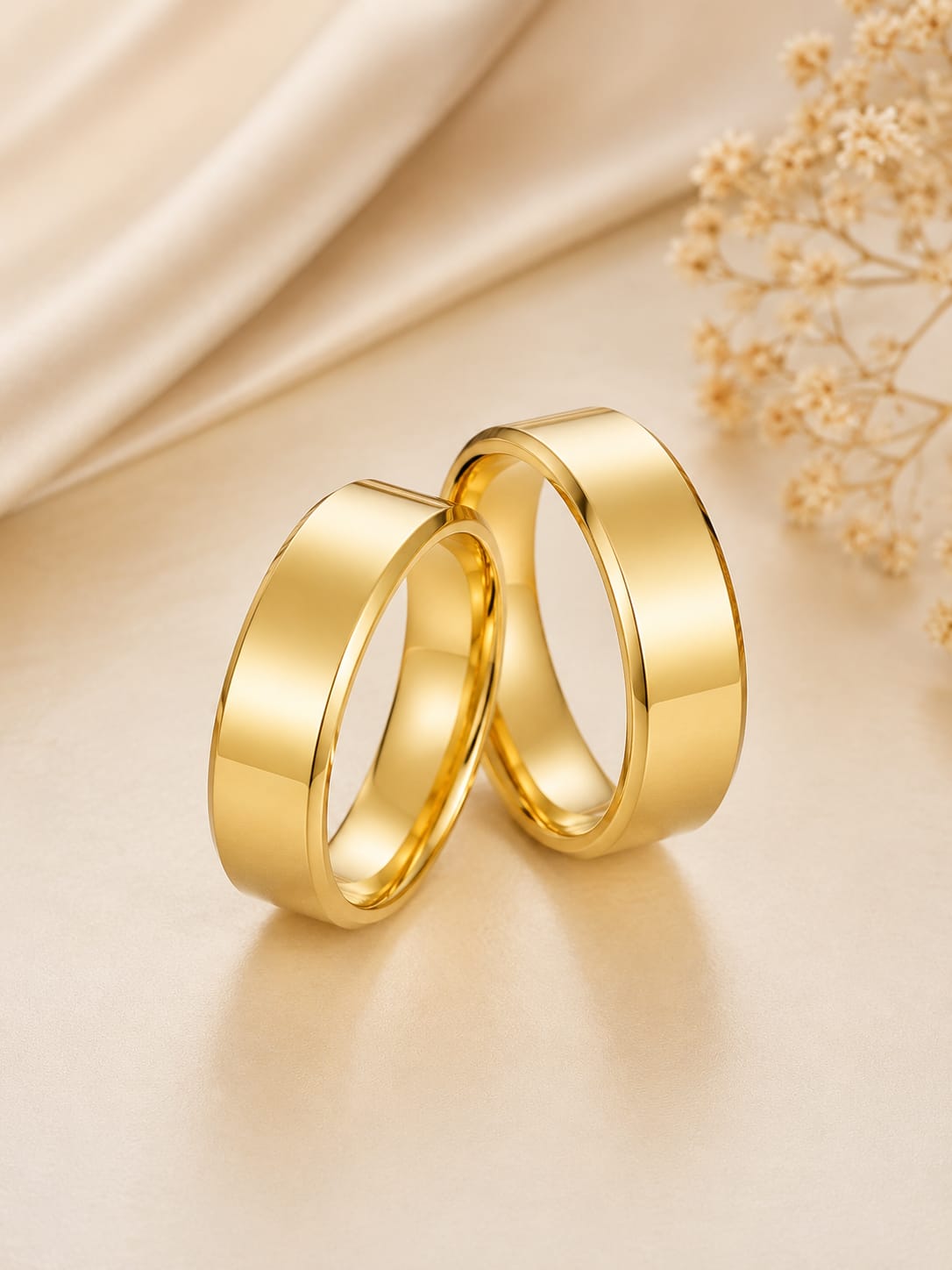 Par de alianças plana, chanfrada e semi anatômica - Ouro 18k