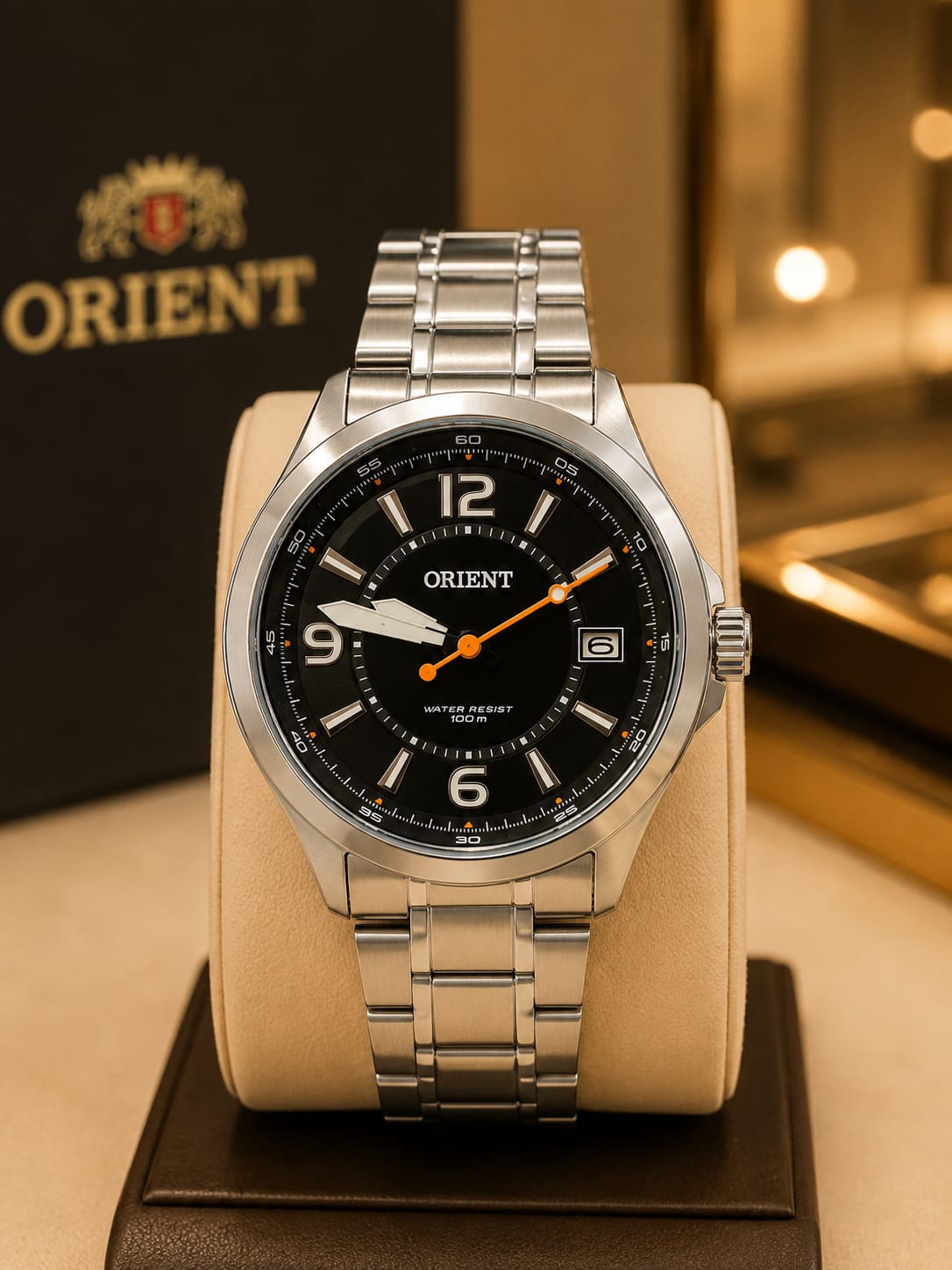 Relógio Orient quartzo, com mostrador preto, pulseira prateada - 10atm