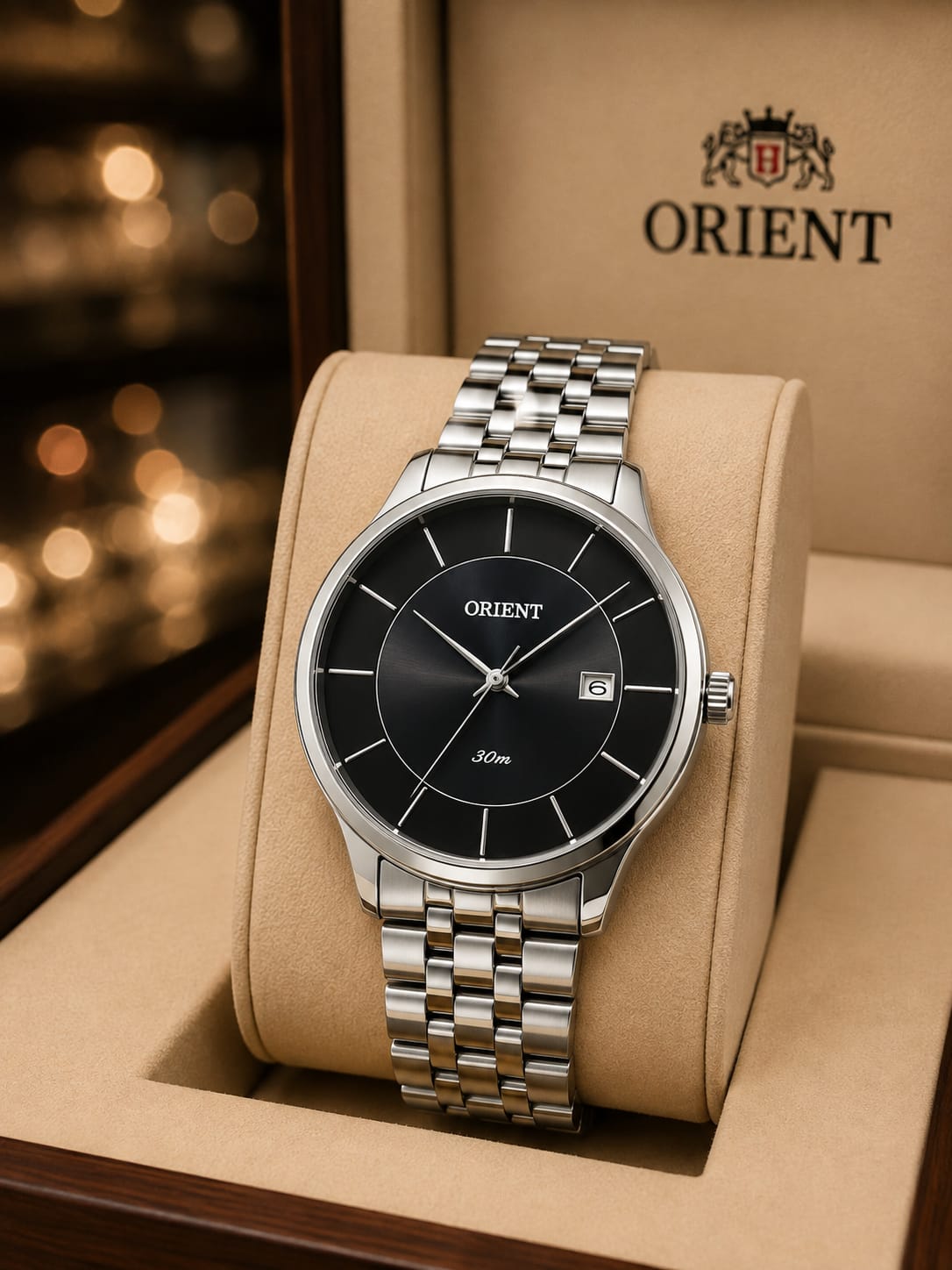 Relógio Orient quartzo pulseira prateada e mostrador preto - 3atm